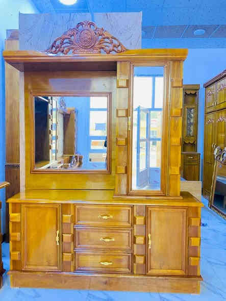 غرفه نوم ملكي جديد استخدام قليل  صاج حطاطه  شرط خشب الاصلي 
السعر مليون 650 وبيه مجال للاستفسار الاتصال على الارقام ***********... *********** العنوان الرمانه مقابيل مستوصف الرمانه
