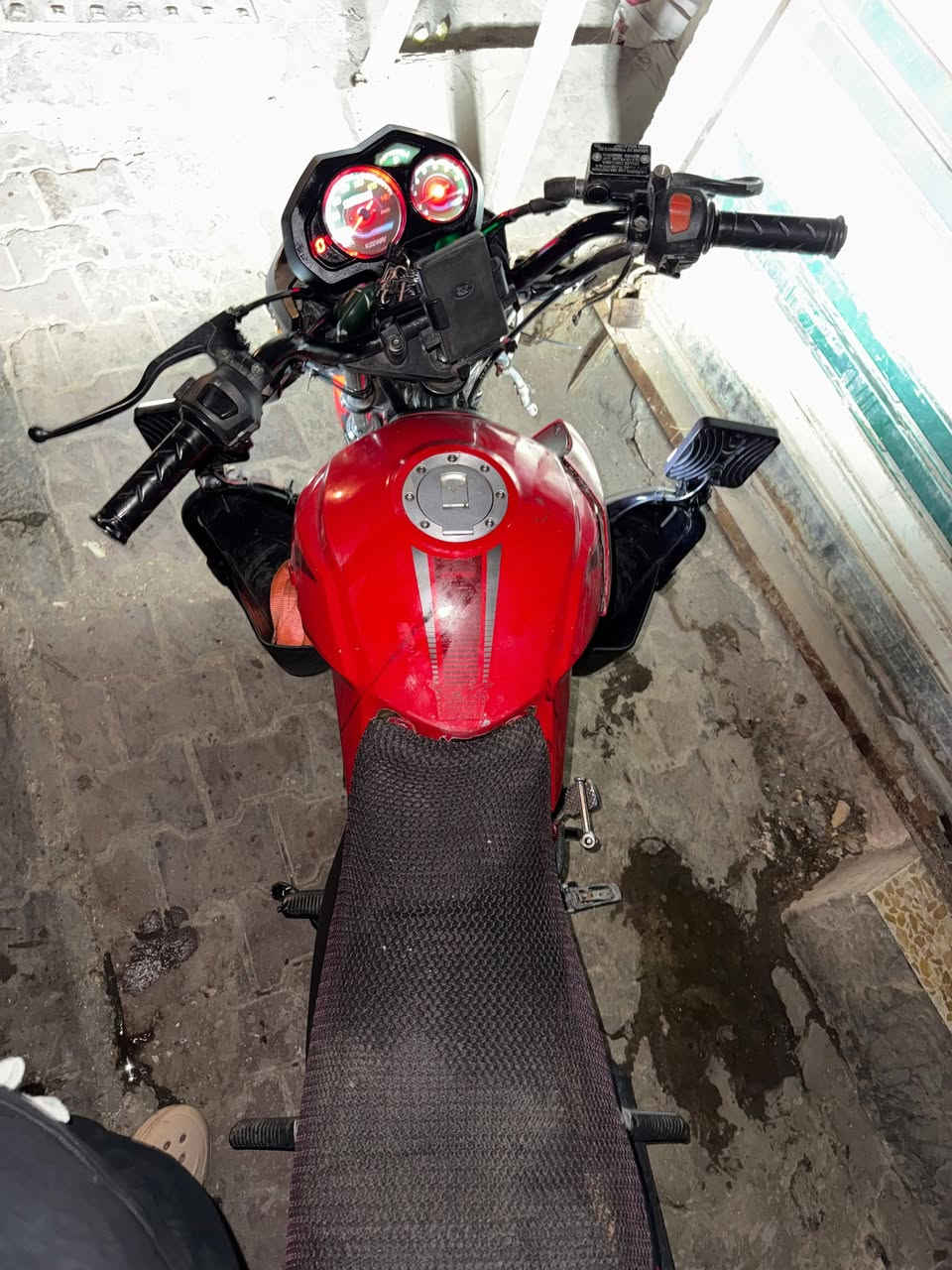 السلام عليكم دراجة rk 150cc
موديل 2023 مرقم الرقم بأسمي بس السنوية ضايعة تكدر طلعهة من شركة عجلة الخليج 
مجفتة مرة وحدة تجفيت وكاله مال شركة يعني جديدة 
مكاني شارع الكفاح 
السعر ع الرقم ***********

