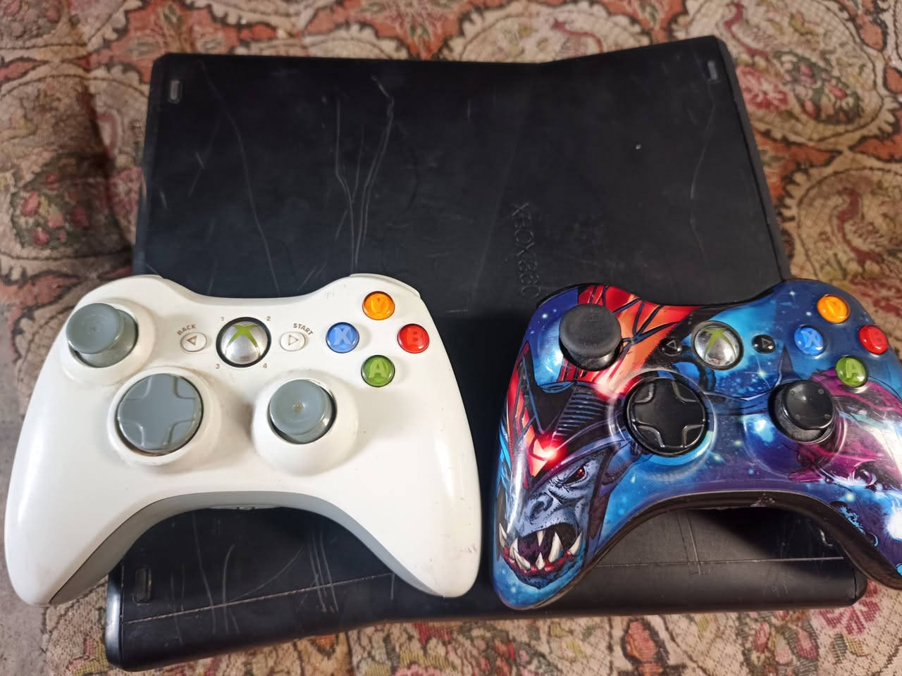 اكس بوكس360 بي143لعبه زاد ثنين جوستك وحده رياضي 
للببع


**إذا كنت صاحب هذا الإعلان وتريد حذفه لأي سبب، رجاءا أرسل رسالة إلى الدعم الفني**