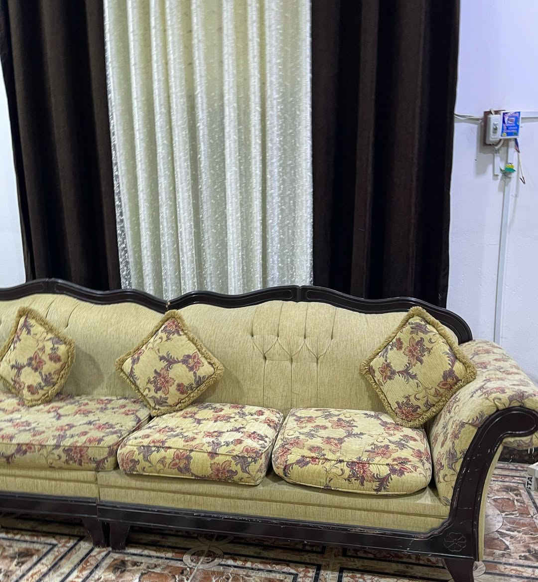 تخم قنفات حلو امرتب وجديد من هاذا الاقوي اخشابه مو العادي الاصلي وسعره ب750


**إذا كنت صاحب هذا الإعلان وتريد حذفه لأي سبب، رجاءا أرسل رسالة إلى الدعم الفني**