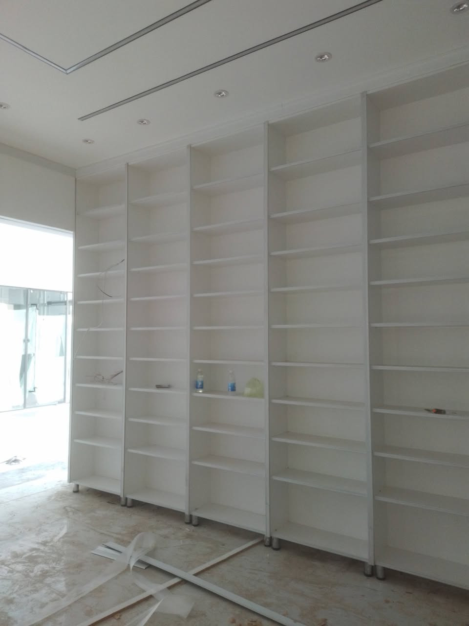 ***********. ابو حسن للديكور مستعدون تجهيز جميع المحلات التجارية وعمل ديكورات رفوف محلات الموبايل صيدليات كوزمتك عطاريات وبأنسب الأسعار كرستة وعمل مع التوصيل العنوان بغداد حي القاهرة قرب جامعة الإمام الصادق او قرب جسر البنوك التواصل واتساب وارسل صورة الموديل المطلوب
