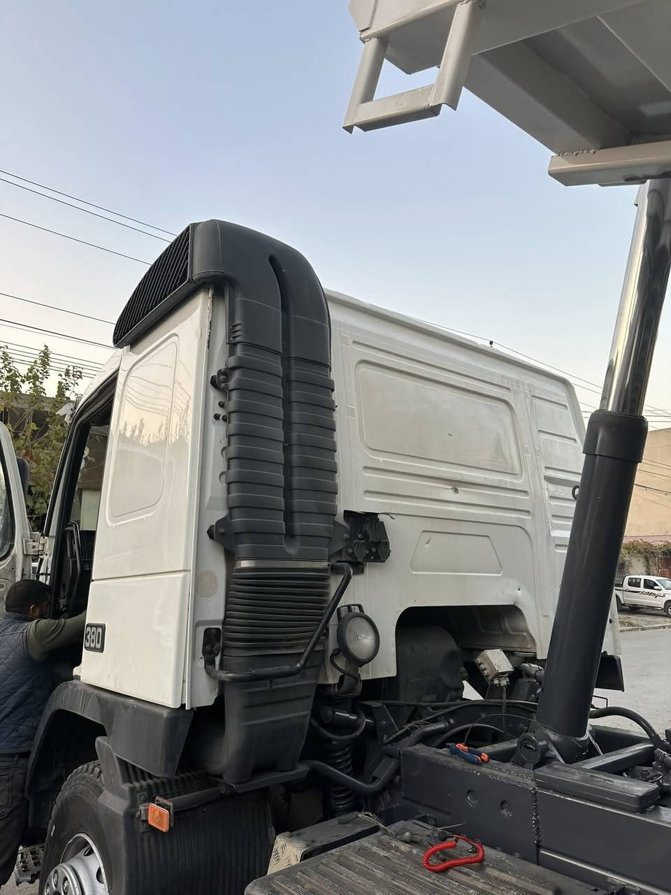 سلام عليكم فالفۆ مديل 2001 محرک٣٨٠ لابخار ولا تنقص گێر ٣.٣مجموعه شفت شاصي مكفول تخم تايرات مكاني اربیل *********** -***********
