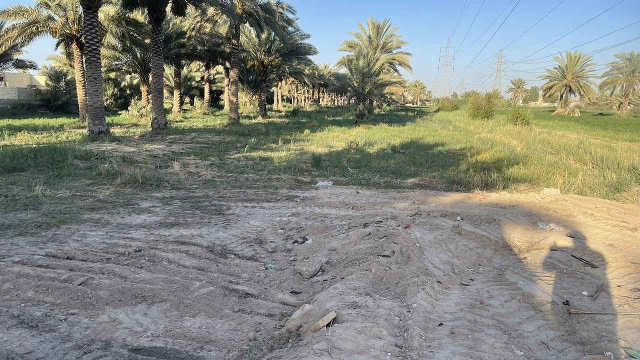قطعة أرض للبيع مساحة 420 متر واجه 15متر طابو سند 25 ‏(تحويل إقرار محكمة بإسم المشتري) متوفرة كافة الخدمات/ الموقع كربلاء - شارع طويريج كربلاء منطقه العامريه 207  تبعد عن شارع طويريج كربلاء 500 متر تبعد عن مركز مدينة كربلاء 8 كيلو تصلح للسكن أو منتجع ترفيهي/*********** /***********
