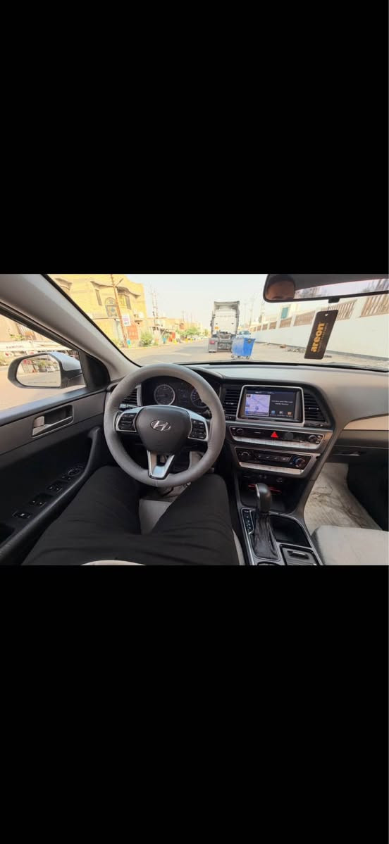 سلام عليكم للبيع سوناته وارد كوري بانزين  سياره جديده بمعنه الكلامه مديل2019 كوري كفاله من الضربه  وتبديل سياره جاهزه مكينه كير حدادا تبريد تتفه تخم تاير ستوه شاده مواصفات شاشه كار بلي اصل كامره بلاد كشن جلد كشنات كرهبا تبريد خلفي مرايات شفط  تتفه تبريد بل كشنات  لدات بكلايت ال ايدي سياره مال جناي رقم بصره تحويل مباشر ثاني يوم رقمي لستفسار *********** بيع او مراوس حسب القناعه البصرة, العراق
