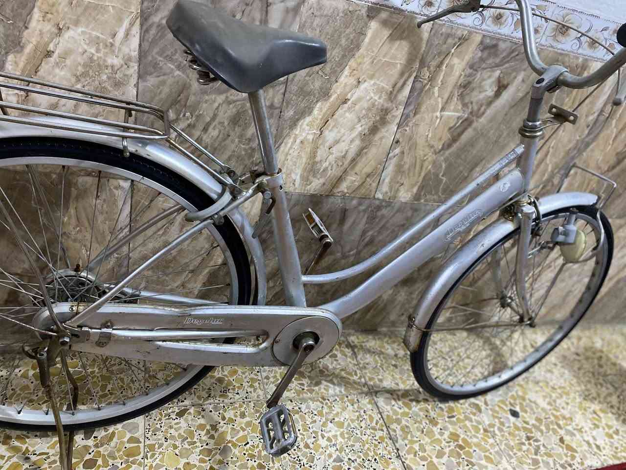 بيسكل بناتي ياباني حجم 26باله كله كامل وشغال بلادي السعر 95 شراي اتصل مكاني قطاع 28 رقمي ***********
