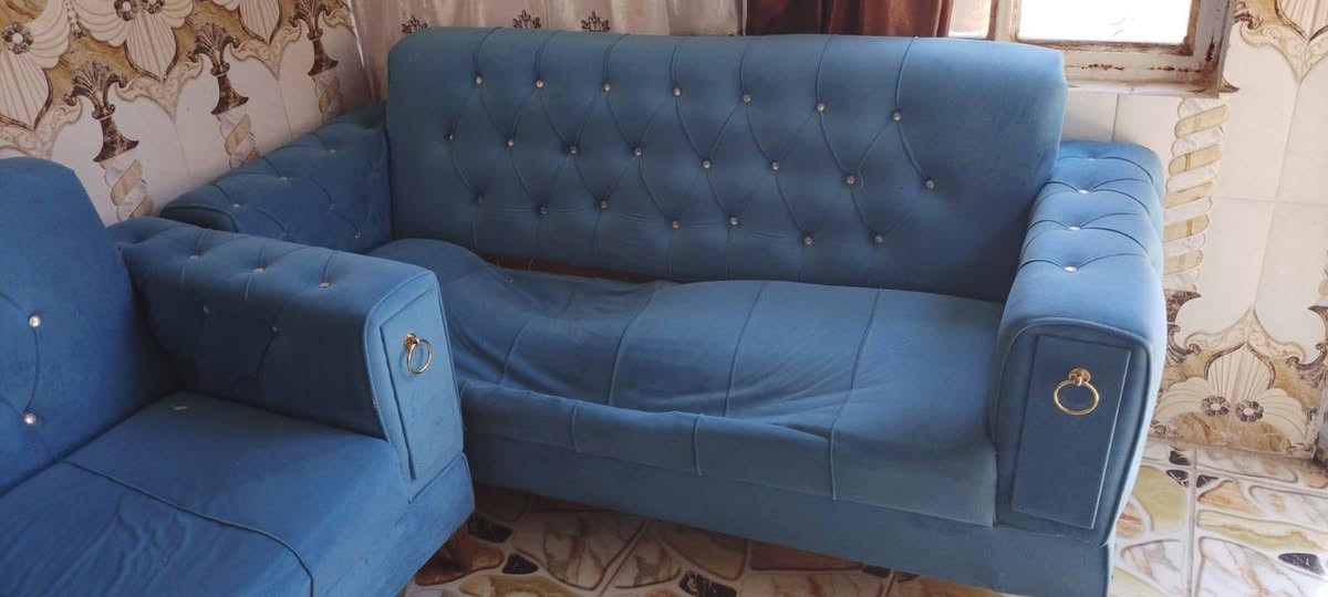 السلام عليكم تخم للبيع ٥ قطع قماش نضيف رجلين نضيفات بس بي كم خسف لونة مميز سعره ١٥٠ شراي خاص


**إذا كنت صاحب هذا الإعلان وتريد حذفه لأي سبب، رجاءا أرسل رسالة إلى الدعم الفني**