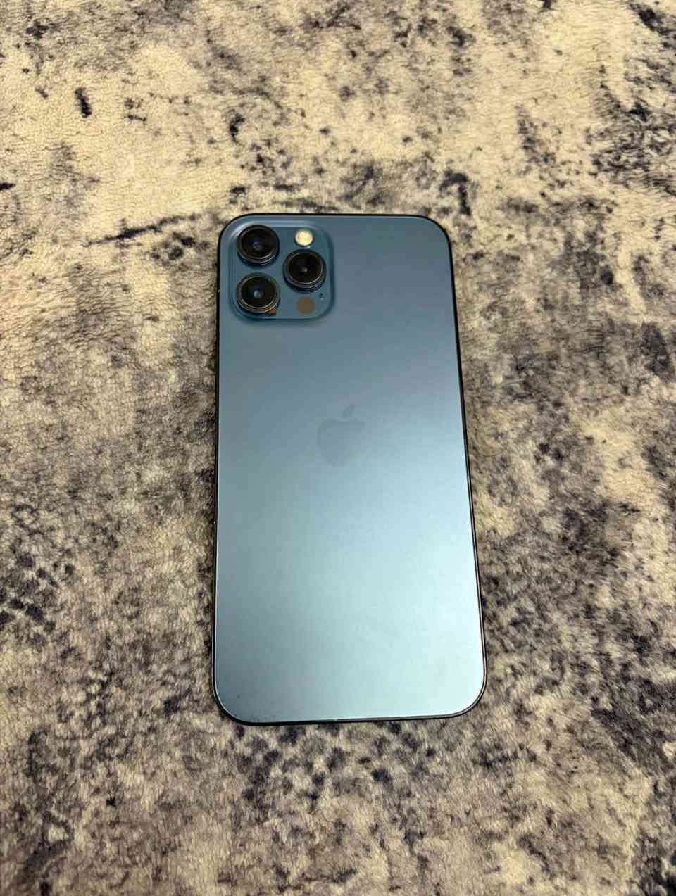 ً12 برو ماكس مراوس ب15 برو ماكس وفرق الجهاز على ايدي بوضع الشركة لا مفتوح ولا مصلح وتر بروف وماستر وكارتونه موجوده مطابقه ذاكره 128 بطاريه 77 مكاني بغداد الكرخ 
***********
