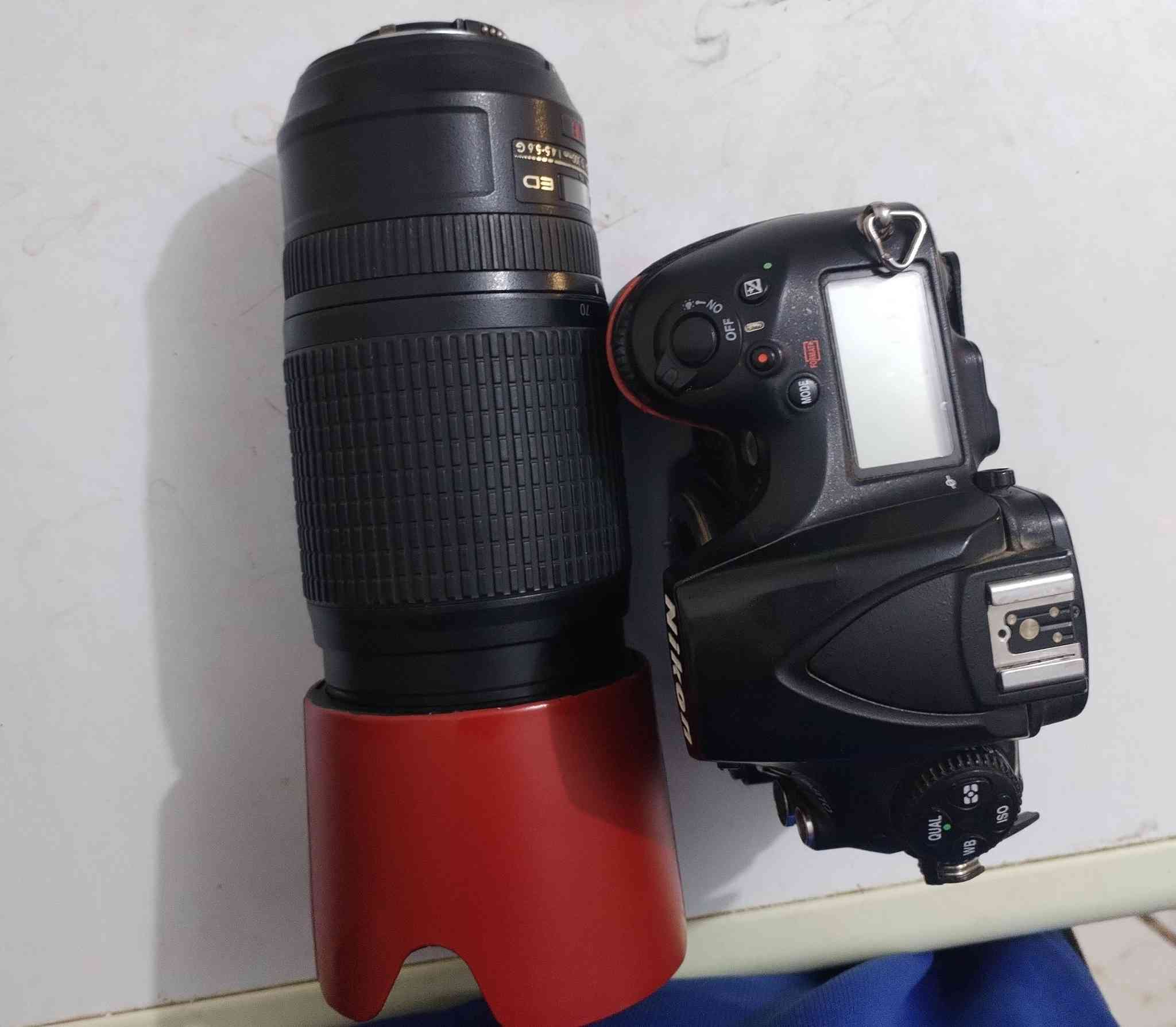 سلام عليكم نيكون دي 810 فول فريم الحترافيه مع عدسه 
70.300 لبيع اول المراوس رقمي ***********
