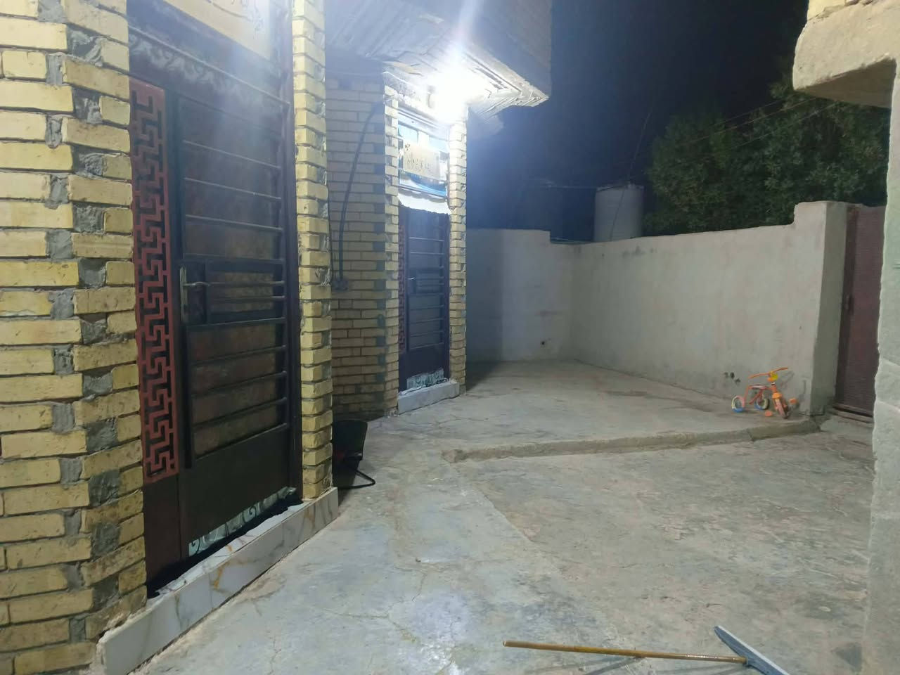 سلام عليكم بيت للبيع بنزله مطعم جواد يتكون البيت من(غرفتين+مطبخ+صاله+ستقبال+صحيات خارجيه) البيت ٢٥٠متر وياء مشتمل ١٠٠٠ متر
الرقم بي واتساب ***********
سلام عليكم بيت للبيع بنزله مطعم جواد يتكون البيت من(غرفتين+مطبخ+صاله+ستقبال+صحيات خارجيه) البيت ٢٥٠متر وياء مشتمل ١٠٠٠ متر
