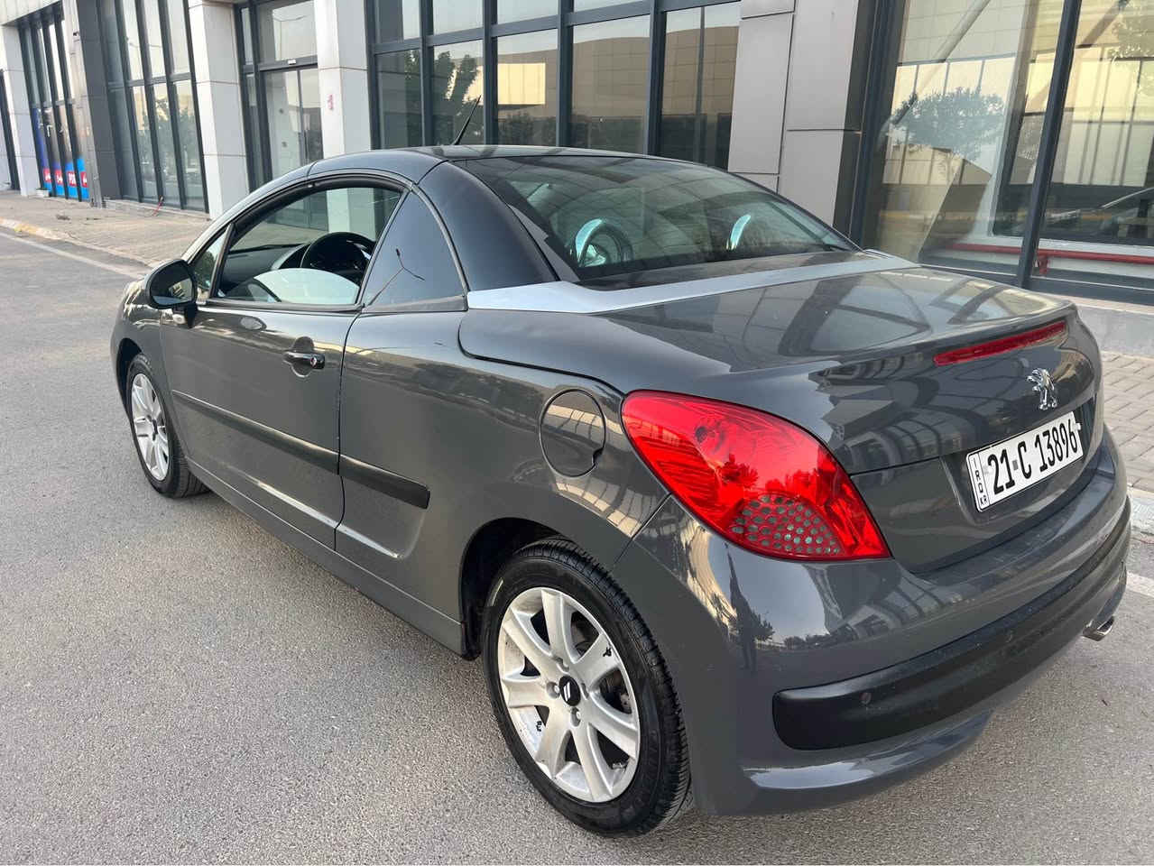 بيجو 2008
كيرعادى. كامل بوياخ لةسةرساغى رةنكى كؤراوة هيج دةعمولئ دراوى نية بةشةرت. 43هةزار رؤشتوة. هةموكيانى تازةية لةسةرشةريكة كارة بايو كيرو مكينةو هةموى بةشةرت *********** كؤرينةوةش ئةكةم لةسةردل كرتن السليمانية, العراق
