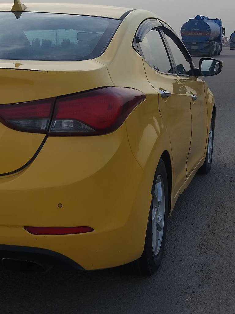 السلام عليكم من رخصت مدير الكروب عندي النترا افانتي خليجي للبيع مكفوله من الضربه محرك كير خير من الله  فول مواصفات عده الفتحه رقم بغداد الإنكليزي باسمي سنويه هيئة مصفره 
مكان السياره بغداد
السعر 87 وبيه مجال للشراي
الاستفسار 
***********
***********
