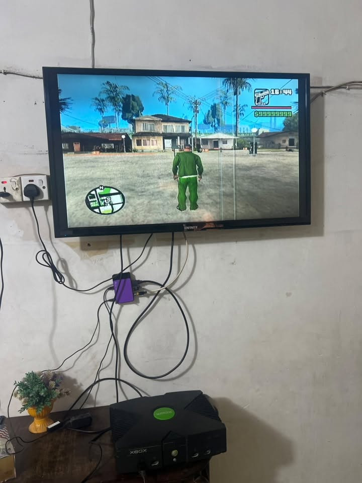 سلام عليكم
XBOX360 مهكر
كامل ملحقاته سعره 100
عنوان بغداد حي اور للستفسار اتصال
***********
