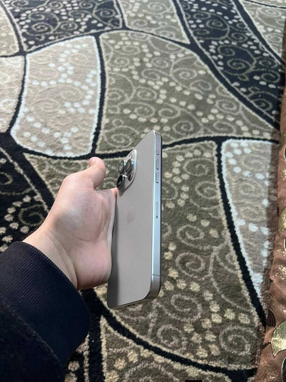 ايفون 15 برو ماكس
ذاكره 256
بطاريه86
مبدال شاشه فيس ايدي شغال 
نموذج M 
تك سيم 
نضافه 98%
السعر650 الف 
***********
***********
