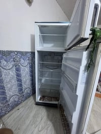 ثلاجه • نظيفة • تحتاج تصليح