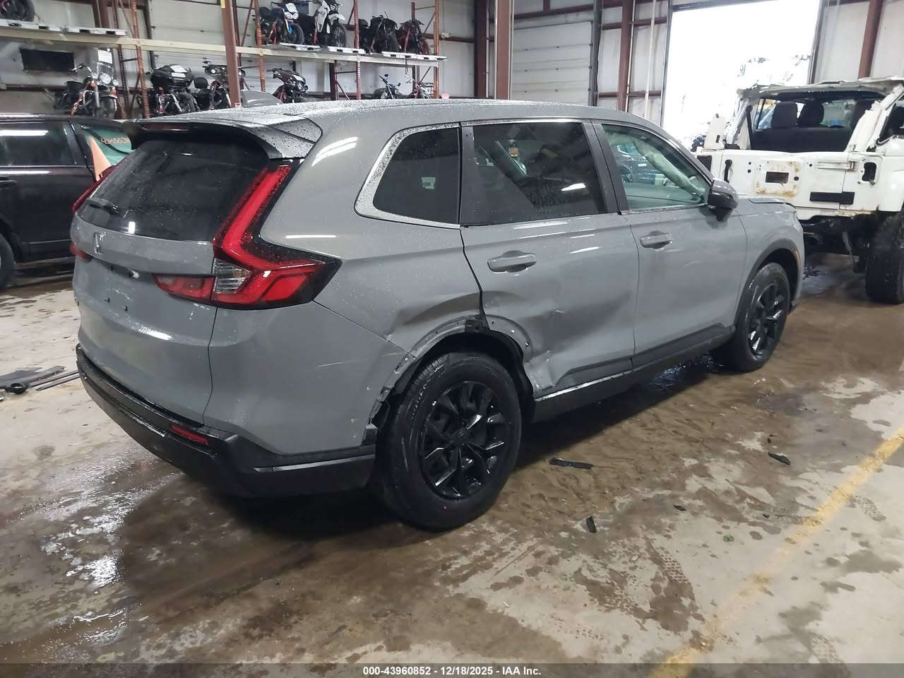 🚨 تنويه مهم
هذه السيارة معروضة في المزاد الأمريكي 🇺🇸
والمزايدة والشراء تتم عن طريق مكتب الباخرة للمزادات 🇮🇶
🔥 تدخل بكتاب الشهداء
───────────────

🚗 السيارة: 2025 Honda CR-V
📅 تاريخ المزاد: 16/02/2026
🚢 الشحن: $2,649 (umm_qasr)
📏 المسافة: 5,136 ميل
🔧 المحرك: 1.5l i-4 di, dohc, vvt, turbo, 190hp

───────────────

🔥 مجاناً مجاناً مجاناً
📄 تقرير كارفاكس مجاني بدون أي مقابل
───────────────

🚗 سحب السيارة خلال 24 ساعة من وقت التسديد
💸 حسابات مخفّضة وعمولات أقل من السوق
───────────────

🚢 الشحن متوفر من:
🇺🇸 🇨🇦 جميع الولايات الأمريكية والكندية
➡️ شحن مباشر إلى العراق
➡️ العقبة – جبل علي – ميرسين
───────────────

🛃 تخليص كمركي كامل من ميناء أم قصر
🏔️ تخليص كمركي إلى إقليم كردستان
🇯🇴 شحن مباشر إلى عمّان (العقبة)
🇹🇷 شحن إلى ميناء ميرسين – تركيا
───────────────

🏢 فروع الشركة:
📍 الفرع الأول: بغداد – السيدية – الإعلام
📍 الفرع الثاني: الإمارات العربية المتحدة – الشارقة – الصناعية 4
───────────────

👥 مجموعة البيع والشراء:
https://www.facebook.com/share/g/17pXXBgeeU/?mibextid=wwXIfr

───────────────

🎵 TikTok:
https://www.tiktok.com/@al_bakhera?t=8qGOLioZlVE&_r=1

───────────────

📞 للاستفسار والتواصل:
+9647739115599


**إذا كنت صاحب هذا الإعلان وتريد حذفه لأي سبب، رجاءا أرسل رسالة إلى الدعم الفني**