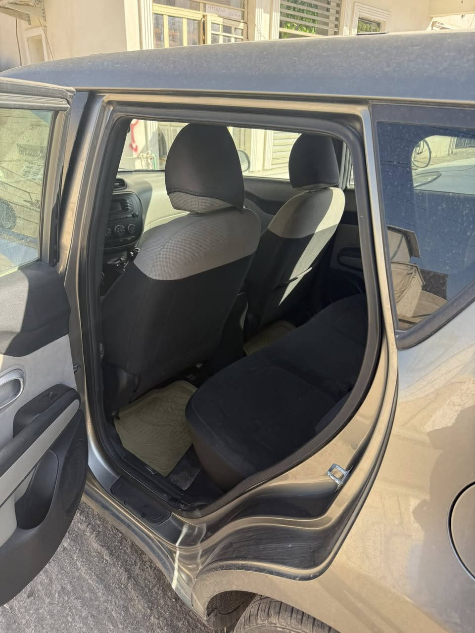 سيارة للبيع ( كيا صول ) موديل 2014

محرك جي دي اي 

ضرر سيارة ( صبغ باب سايق  +بنيد) 

ماشية 89 الف

رقم بغداد
 
المكان ( الاعظميه)

*********** واتساب فقط

السعر ( ١٠٠ ورقه )
