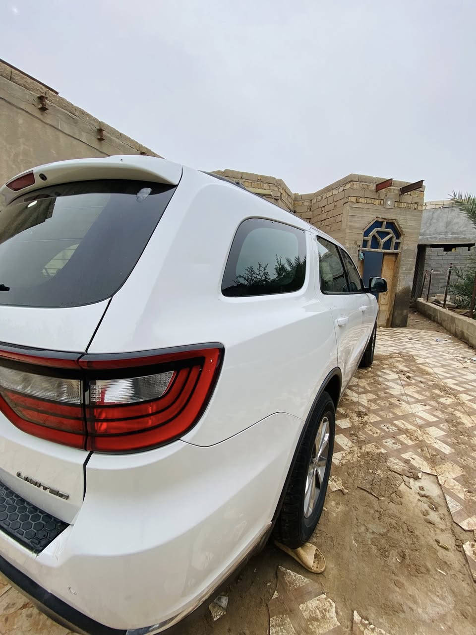 السلام عليكم دورنجو خليجي 2014 لمتدد
سياره نضيفه وحلوه 
بدون ضرر فقط صبغ اثر شخوط وبارد بداير الجاملغ الخلفي الايمن
مواصفات السياره 
فتحه سقف 
كشنات اماميه كهرباء +تدفئه
ستيرن تدفيه
اشير بلمري 
حساس خلفي
تبريد 3قطع
وبعد باقي المواصفات معروفه مال الخليجي
سياره حداده توب تايرات قبل شهرين شديت بس امامي
كير محرگ شرط مامفتوح  
عواني البصره القرنه. ***********
