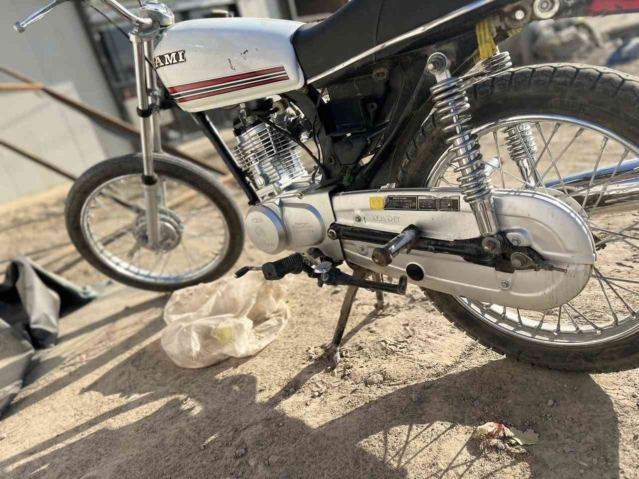 دراجه نامه للبيع سعره ٥٠٠ وبيه مجال تعميره ٢٤ مكينه جديده نهايه ال ٢٥ مكاني حله الشاوي اوراق اسكنر  للستفسار ***********
