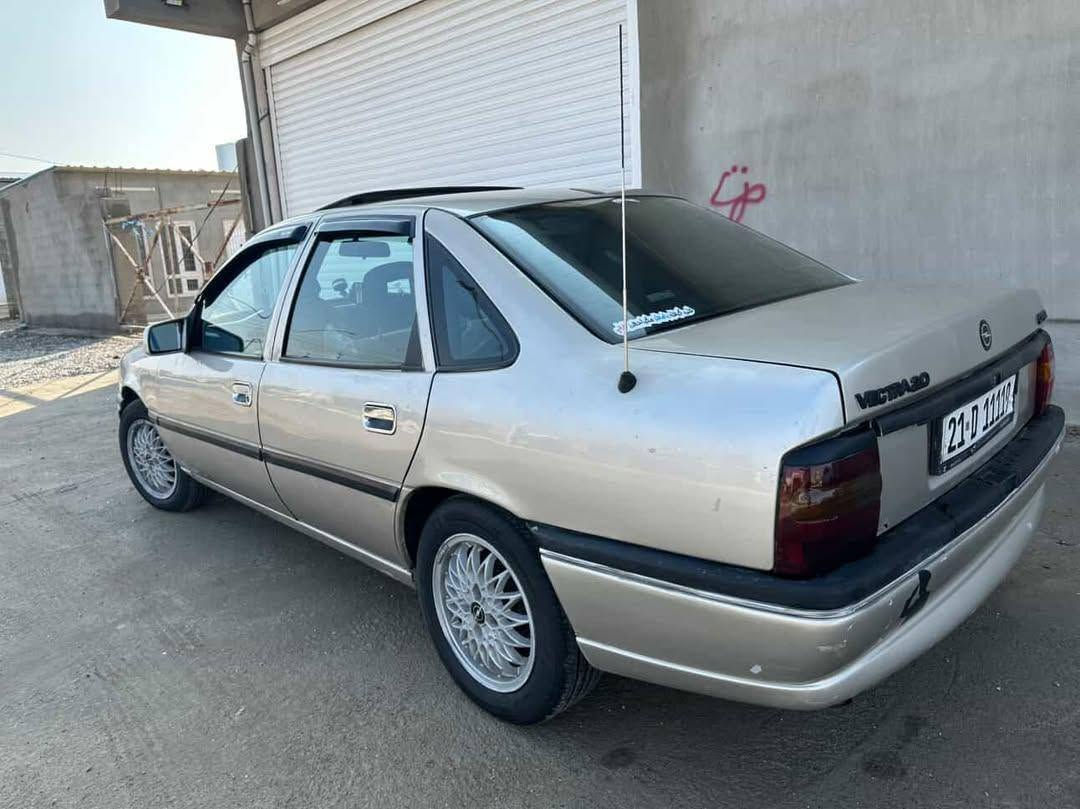 اوبل فكترا موديل  1993
كير اوتماتيك محرك 20 
رقم سليمانيه مميز بسمي  سنويه صار اقل من شهر سقطط
بدون ضربه ولا تبديل ولا خياس 
هلالات  بلاد وضع شريكه 
قاعده  دبل بلاد
سياره بيه جم قطعه صبغ  مو عام  بدون معجون ولا ضربه 
صدر اربع تايرات بشرط 
سياره كل جسمه عل بلاد 
سعر  40$ ييه مجال بسيط 
اي استفسار 
***********
