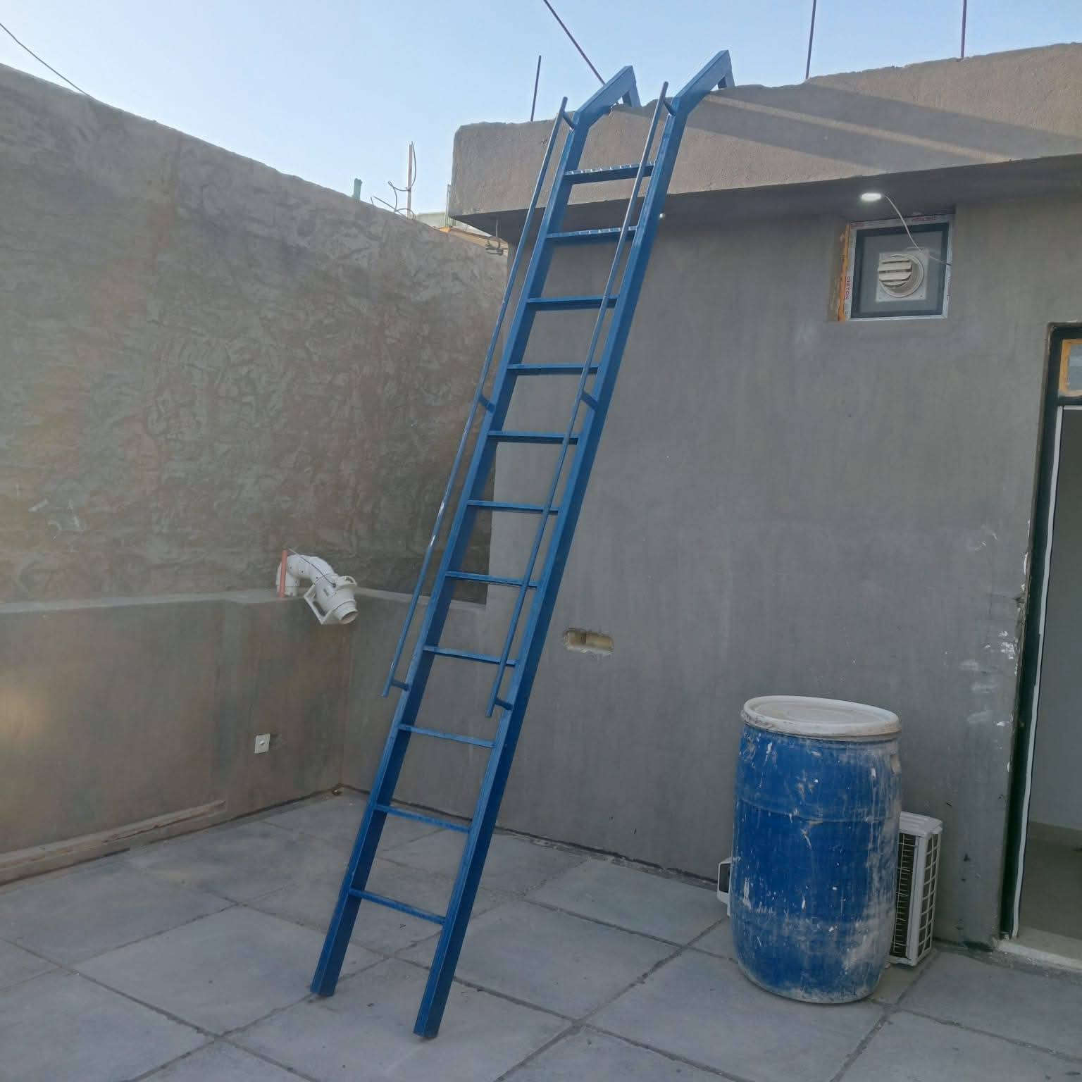 حداد متنقل كربلاء بيبان شبابيك محجرات قمريات كيسبان سندويج فريمات تصليح الحديد التالف والنرمايد ***********
