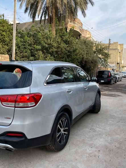 السلام عليكم
 وارد امريكي Kia Sorento 2016 EX ( رقم بغداد بسمي)
محرك يخبل GDI تيربو 2400 بدون محسن 
 من امريكا كلين تايتل ب عراق صار بيها قطع  بجم كبس بدون دواخل
 دفع رباعي
3 أنظمة قيادة
بصمة
كرسي كهرباء للسائق 
كراسي نظام تدفئة 
مرآه تعتيم ذاتي E

شاشة تدعم Apple CarPlay + Android Auto
نظام ترحيب 
تحكم ستيرن
تبريد قطعتين
حساسات خلفيه
يدات نيكل مع قفل مركزي
مكاني بغداد الكرخ السعر 150 وبيه مجال بسيط
للتواصل *********** واتساب
