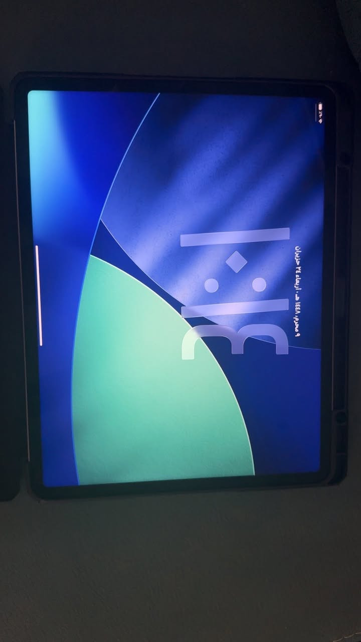 السلام عليكم
للبيع iPad Pro 12.9-inch (الجيل السادس)

المواصفات:
• الشاشة: 12.9 بوصة Liquid Retina XDR
• المعالج: Apple M2
• السعة: 256 جيجابايت
• الاتصال: Wi-Fi
• اللون: (رصاصي )
• النظام: iPadOS 26.5

الجهاز بحالة جيدة استعمال جدا قليل ونضيف حيل، مناسب للدراسة والتصميم والمونتاج والألعاب والمشاهدة.

السعر: (850 الف وبيه مجال )

الموقع: أربيل - فرمان بران


**إذا كنت صاحب هذا الإعلان وتريد حذفه لأي سبب، رجاءا أرسل رسالة إلى الدعم الفني**