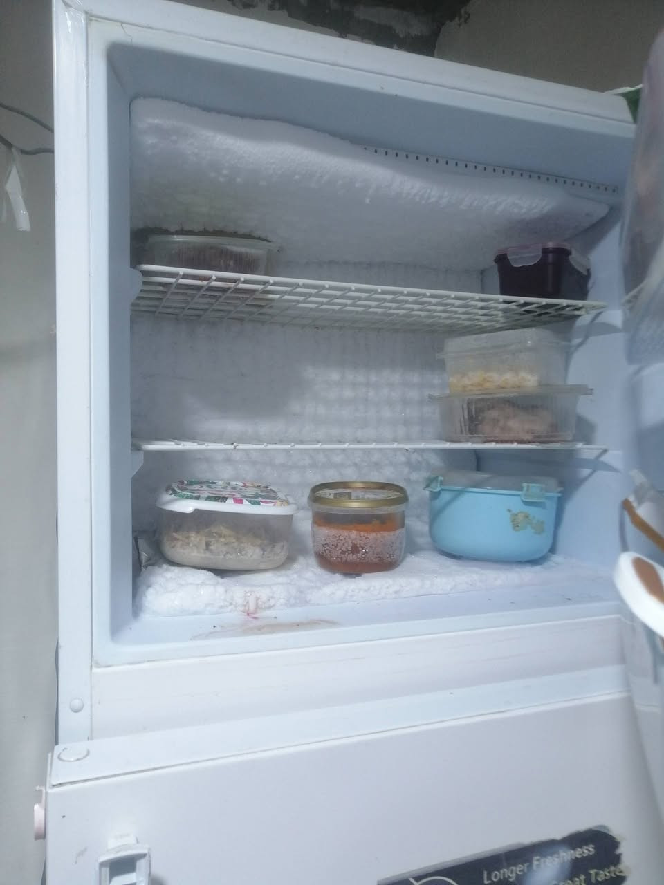 ثلاجه كبيره بابين عامودي زبير *********** جديده
