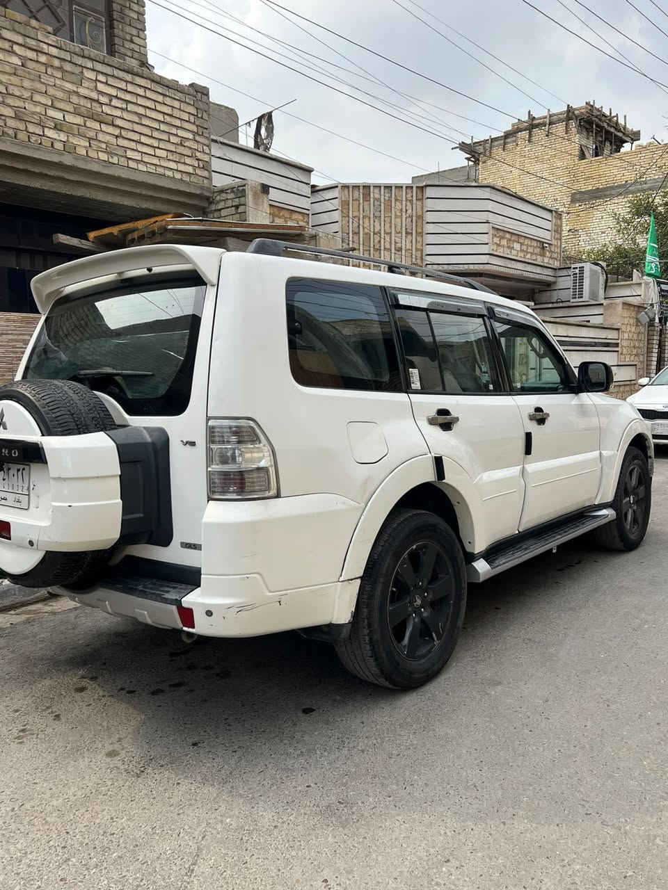 السلام عليكم اخوتي وحبايبي❤️
باجيرو حبتور 2008✅محدث 2020 بچم لكزز 

سياره خير من الله

محرك 3600🤍 

منظومه غاز ❤️‍🔥 يعني لاتفكر بصرف بانزين ولا دوانز 😁

شاشه🤍

فتحة🤍

مري شفط🤍

كامره خلفيه🤍

اشاير بالمري ترحيب 🤍

دمام 8 سماعات 🤍

كير محرك مكفول مكفول مكفول ✅👍🏻

صدر جديد حداديه كامله اماميه وخلفيه ✅👍🏻

سياره خير من الله 

قطعتين صبغ فقط فقط  

السعر 115 وبيه مجال بسيط حك جيتك ❤️
مكاني بغداد- زعفرانيه - ***********

متواجد واتساب وماسنجر وبيك خير وتدلل🩷
