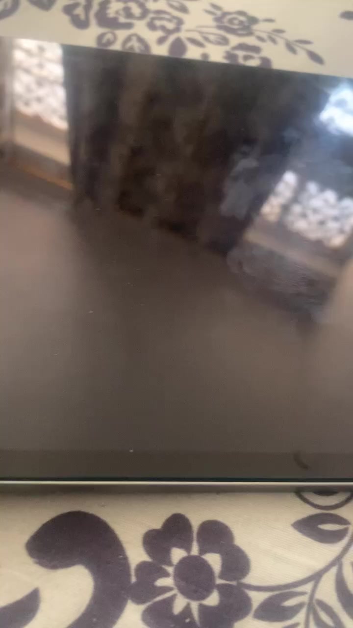 سلام عليكم شباب ايباد نضيف كلش م2 شخط مابي مسعمل شي قليل يريده خابرني ***********
