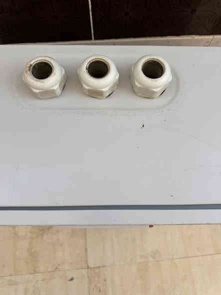 بورد نظيف جدا ممستخدم شي بسيط وكابلات ثنين واحد ابو 16 طوله 13 متر وواحد الو العشره طوله 22 متر سعر البورد 350 الف والكابلات سعرهن 125 الف نضاف مكاني بصره شط العرب ***********
