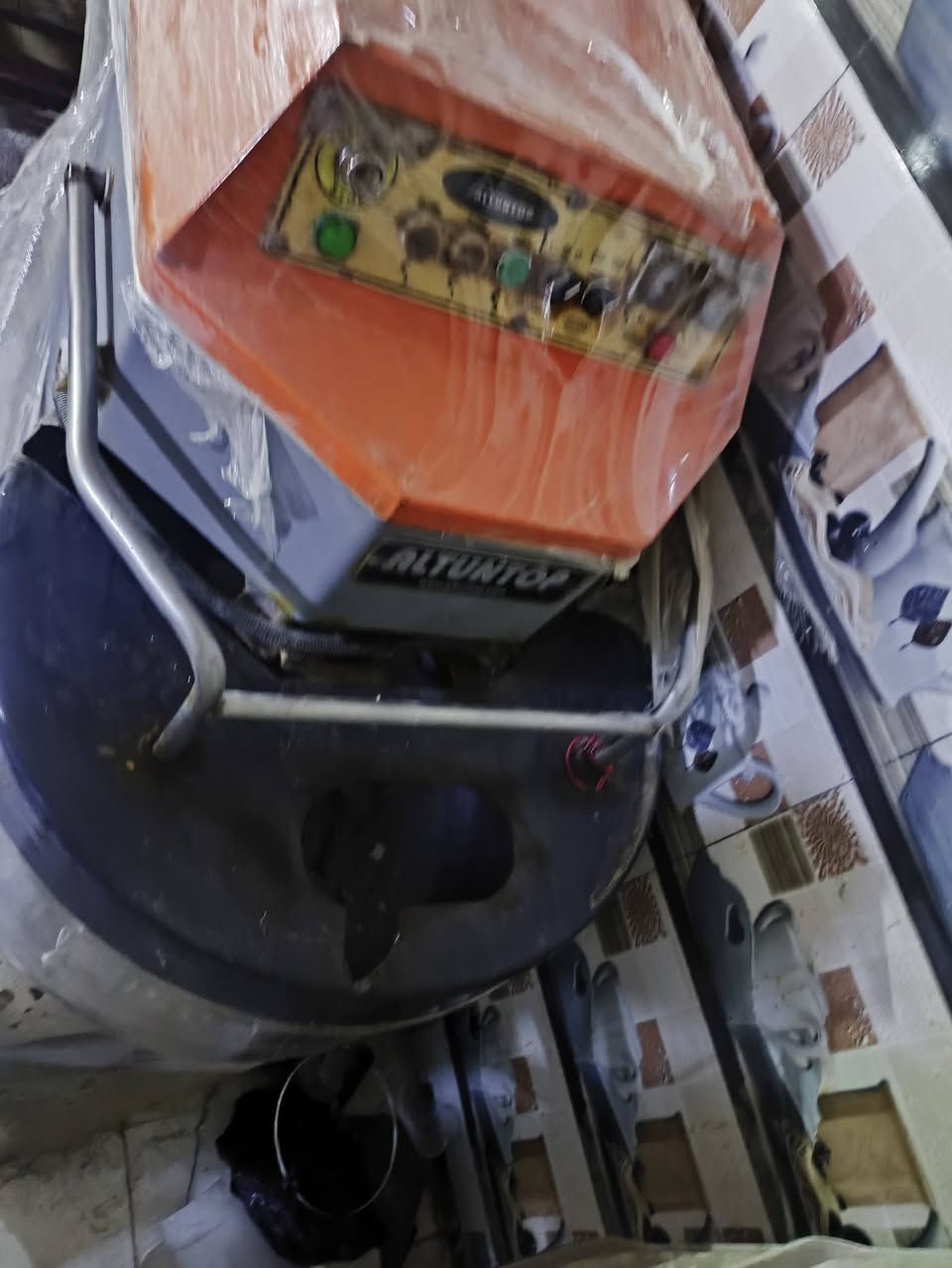 سلام عليكم عجانه نمساوي جديده للبيع استعمال شهر  ***********
