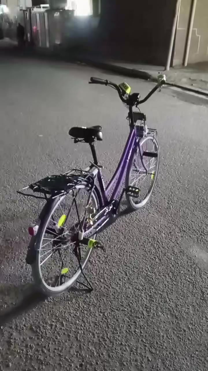 السلام عليكم شباب باسكلال بتون غراض رايده 70وبي مجال العنوان بغداد العبيدي شارع يوسف الرقم ***********
