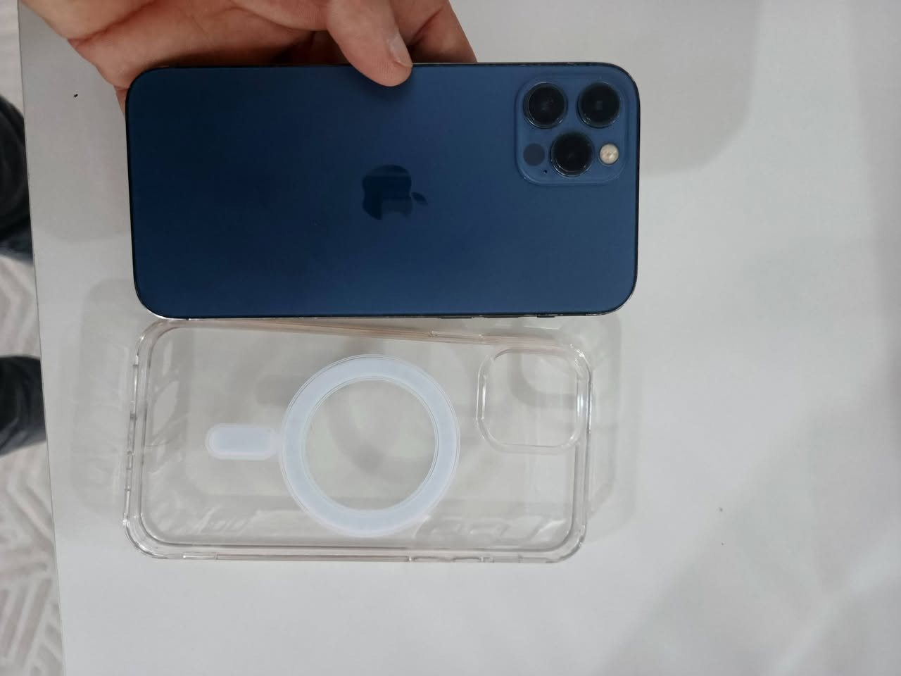 ايفون 12 برو للبيع شاشه مبدل اصلي بطارية بلدي 82 سعر 285 بي مجال تعال خاص رقم ***********
