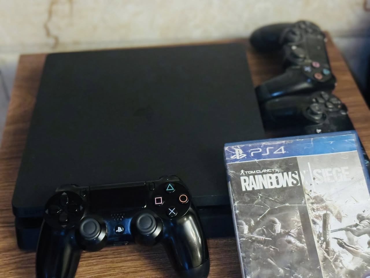 بلي فور سلم نص تيرا اون لاين سعر 200 قفل مكاني بغداد يوجد توصيل داخل بغداد فقط .


**إذا كنت صاحب هذا الإعلان وتريد حذفه لأي سبب، رجاءا أرسل رسالة إلى الدعم الفني**