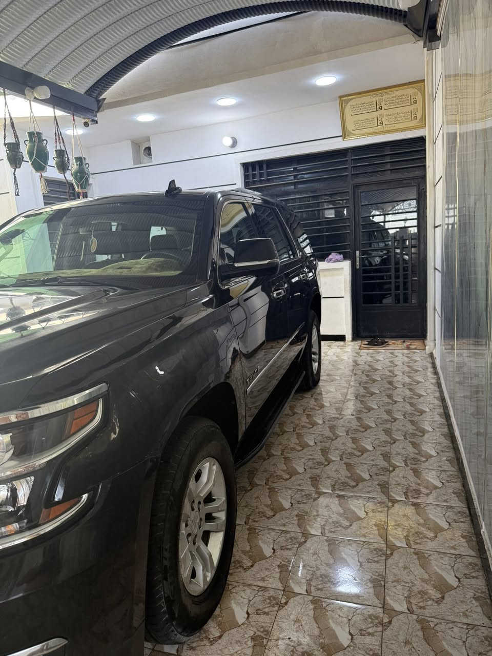 سلام وعليكم تاهو  موديل 16 وارد امريكي حاطه جملغ خلفي ولي ناشره كدامكم بل عراق بل جملغ إلمامي سياره بغداد بسمي الشراي ينتصل***********
