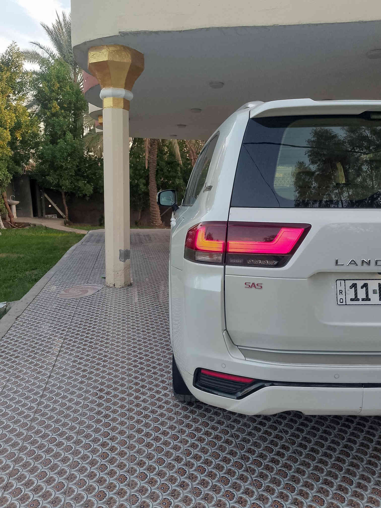 ملاحظه إني مكلف بلنشرالسلام عليكم للبيع لاندكروز موديل 2022ساز تطبيق ثلاث شاشات رقم بغداد بسمي مشروع وطني مكفول كفالة عامه من صبغ وبارد وتبديل وفتحح
جديدة معنى كلمة + سيارة مغلفه PPF
فول موصفات 1/1 
بصمه تشغيل 
5بصمات أبواب لمس 
تشغيل عن بعد 
فتحه سلايت
كشنات ثنين كهرباء 
كشنات جلد 
كشنات تدفئه تبريد 
زراكات 
مري شفط 
بردة خلفيه 
شاشات خلفيه 
مطفايه حريق 
جنطه شفط 
8ايرباك 
سبعه راكب 
ثلاث قطع تبريد 
محرك 6v/4000
حساس امامي 
حساس خلفي 
بصمات الشركه 2 
وباقي موصفات معروفه 
ماشيه41الف  حقيقي 
سعر (645)
الاستفسار اتصل على الرقم
***********
مكان بابل حله ملاحظه إني مكلف بلنشر
