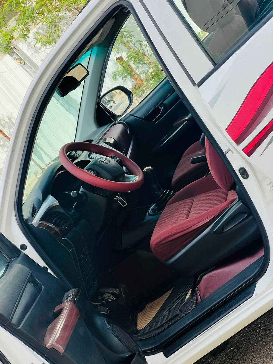 تيوته هايلوكس مديل 2018 كويتي  سعر 187 وبيه مجال مكينه بانزين للاستفسار الاتصال *********** مكفوله من ضربه وتبديل بيهه صبغ ذيل يم بك لايت ولباقي كفاله عامه رقم اربيل  تحويل او كاله مواصفات تحكم ستيرن مثبت سرعه مانع نزلاق حساسات خلفيه مري كهربائي كامره خلفيه مكينه بانزين بلاد مامفتوحه مكينه وكير مكفولات حداديه جديدهه تخم تاير جديد تبريد شغال ثلج سياره جديده وجاهزه وأي نقص مابيهه كربلاء, العراق
