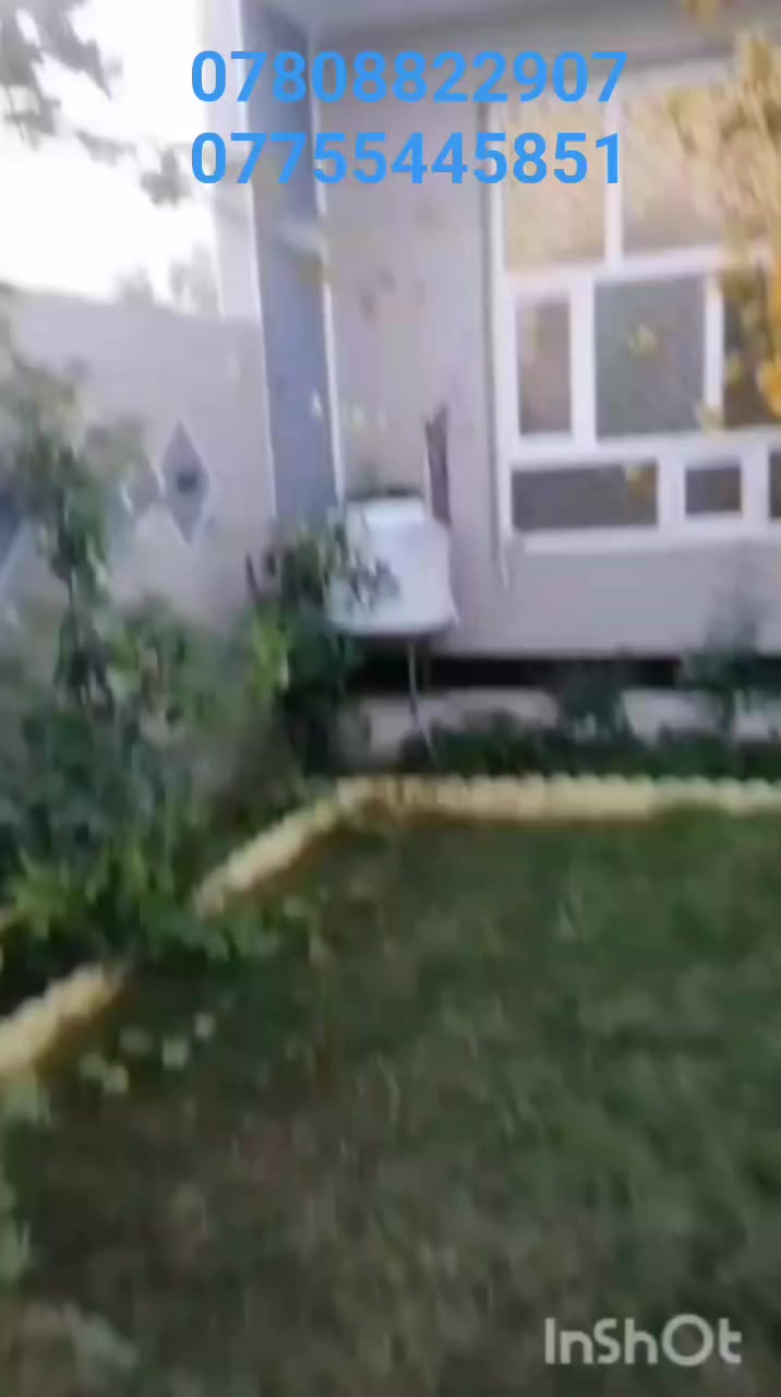 بيت للبيع مساحه 240 متر الوجه 9 ونص حي الربيع قرب الشارع العام  #سعر مناسب 
يحتوي على/ استقبال/ ومطبخ/ صاله/ غرفتين نوم/
الطابق الثاني/ غرفتين نوم غير مصقفات 
***********/***********
او مراجعه مكتب محمد الحافي التميمي 
عنوان المكتب حي الحشد محلات بيت عمران قرب الشارع العام
