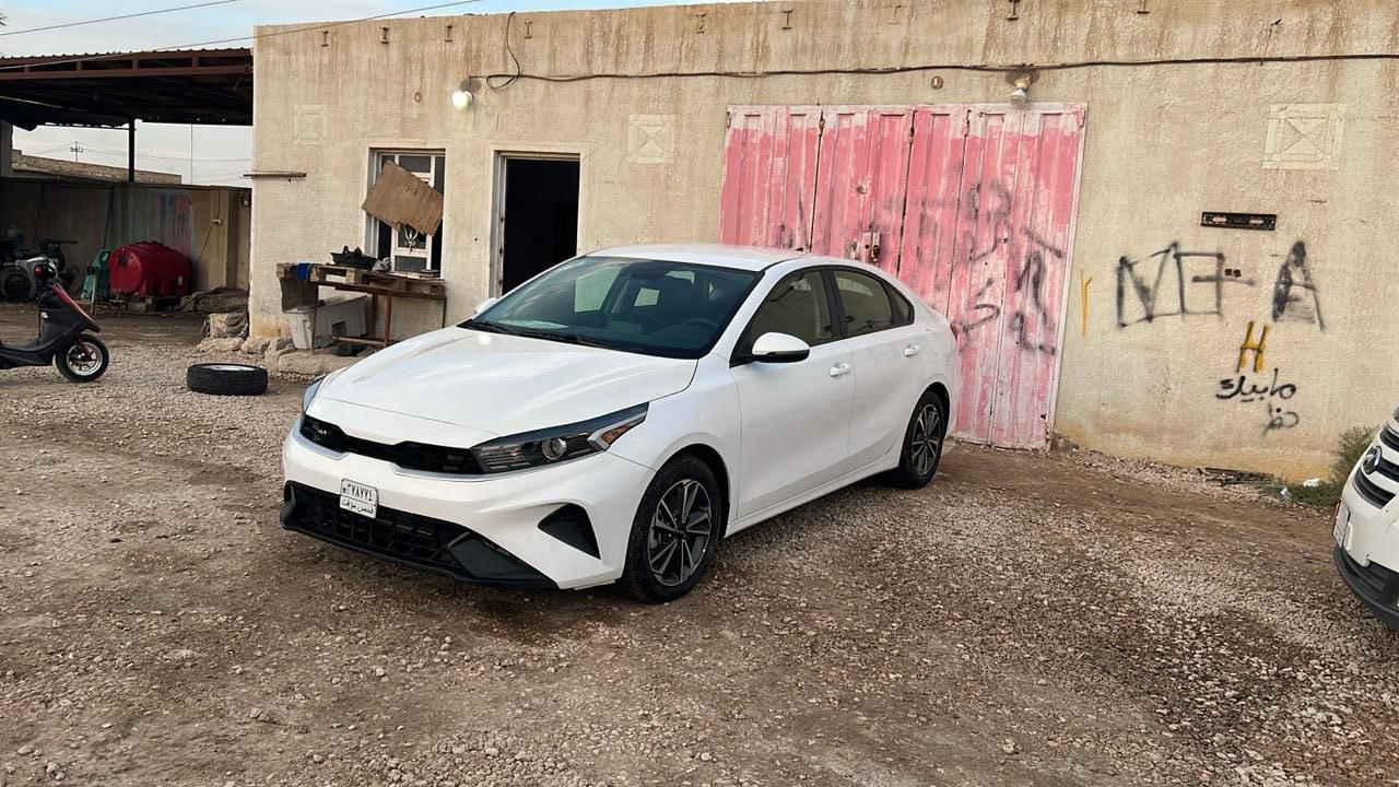 السلام عليكم 
كيا فورتي 2023 
حره بدون رقم 
حادثه موضح بصور بالمنشور 
ماشيه 4000 
مكانه السماوه 
سعره 145 وبيه مجال بسيط 
***********
