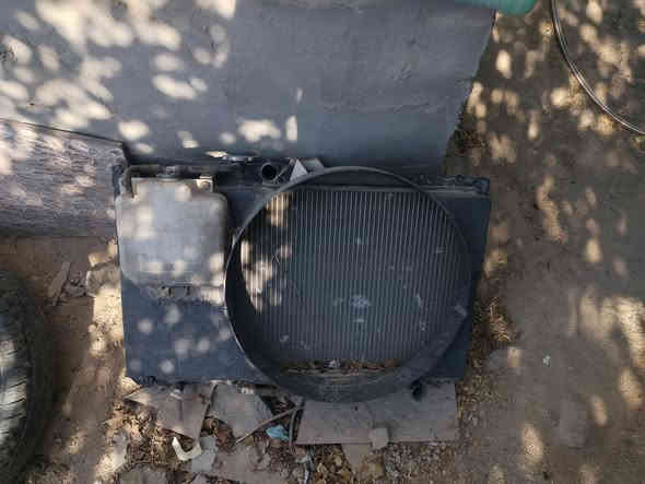 غراض كرستا نفخ ستيرن كامل جوزه والسويج والمسجل والباور شرط الشغل يرادله فقط جبنه واونك والراديتر حاويه جديده خلي سعر واخذهن بمايرضي الله   *********** غير متواجد على الفيس
