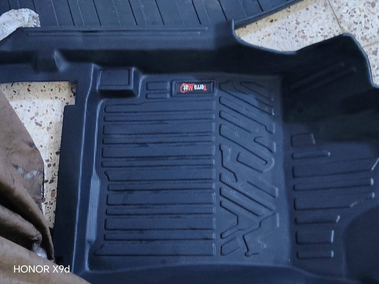 السلام عليكم شباب عندي كاعيات فورتي سيراتو   K3 اصليات السعر ٥٥ وبيهن مجال بسيط


**إذا كنت صاحب هذا الإعلان وتريد حذفه لأي سبب، رجاءا أرسل رسالة إلى الدعم الفني**