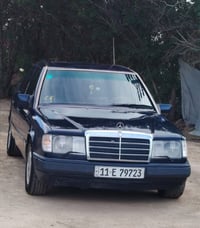 مرسيدس E300 • ١٩٩١ • داخل جلد