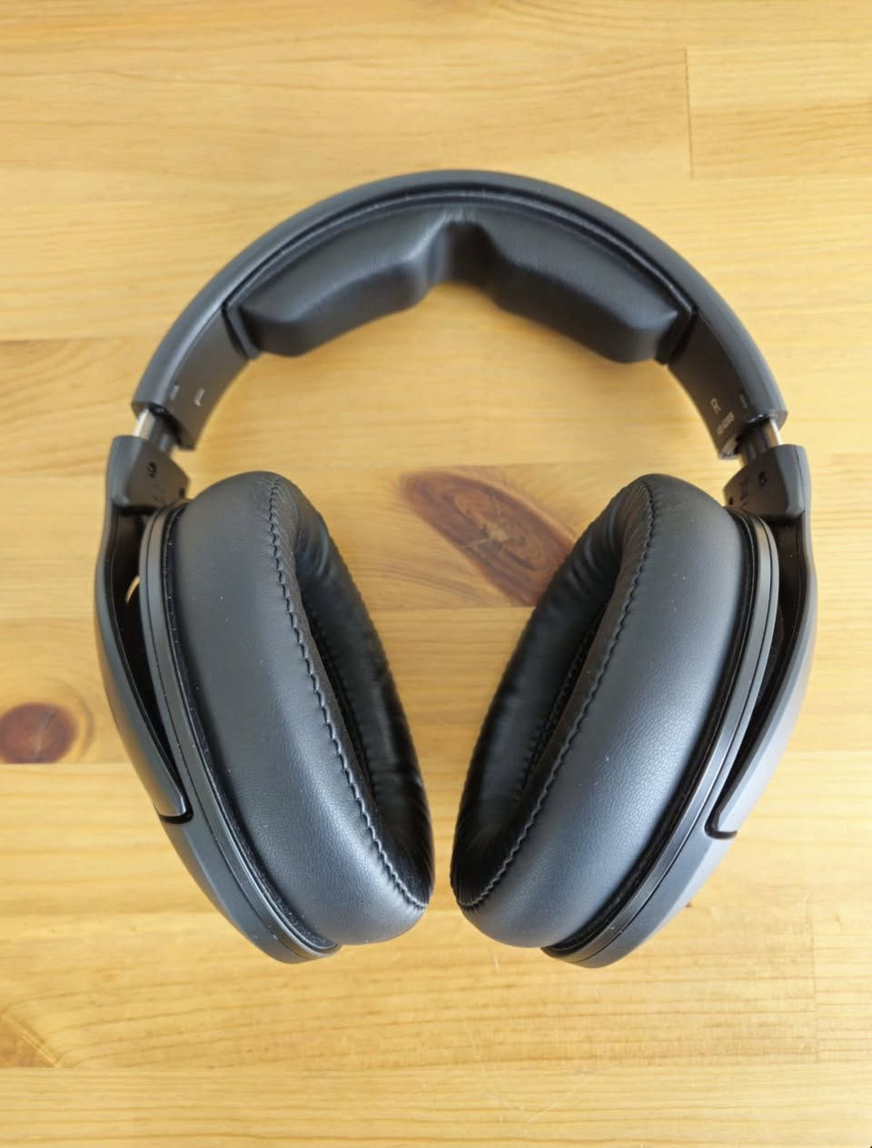 Sennheiser HD 620 S
150 Ω ohm
قطعه عملاقة فخمة موجهة 
لمحترفي الصوت والهندسه
للمكس والماسترنك
قطعه قوية 
تسحق الكثير من الموديلات الاحترافيه لشركات الاخرى من ناحية الاداء والصوت الحقيقي الغير ملون 
(جديد غير مستخدم)


**إذا كنت صاحب هذا الإعلان وتريد حذفه لأي سبب، رجاءا أرسل رسالة إلى الدعم الفني**