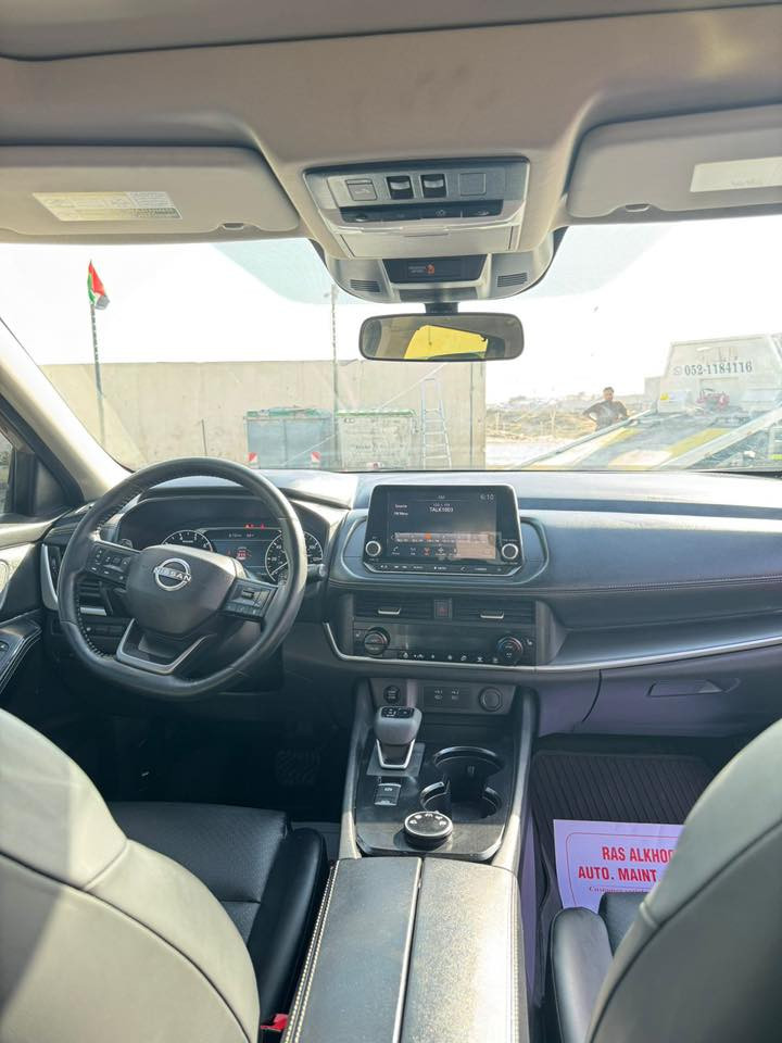 روج 2025 sv
السعر 180 ورقة
بدون ايرباك سيارة جديدة كلش 
للتواصل *********** واتساب
