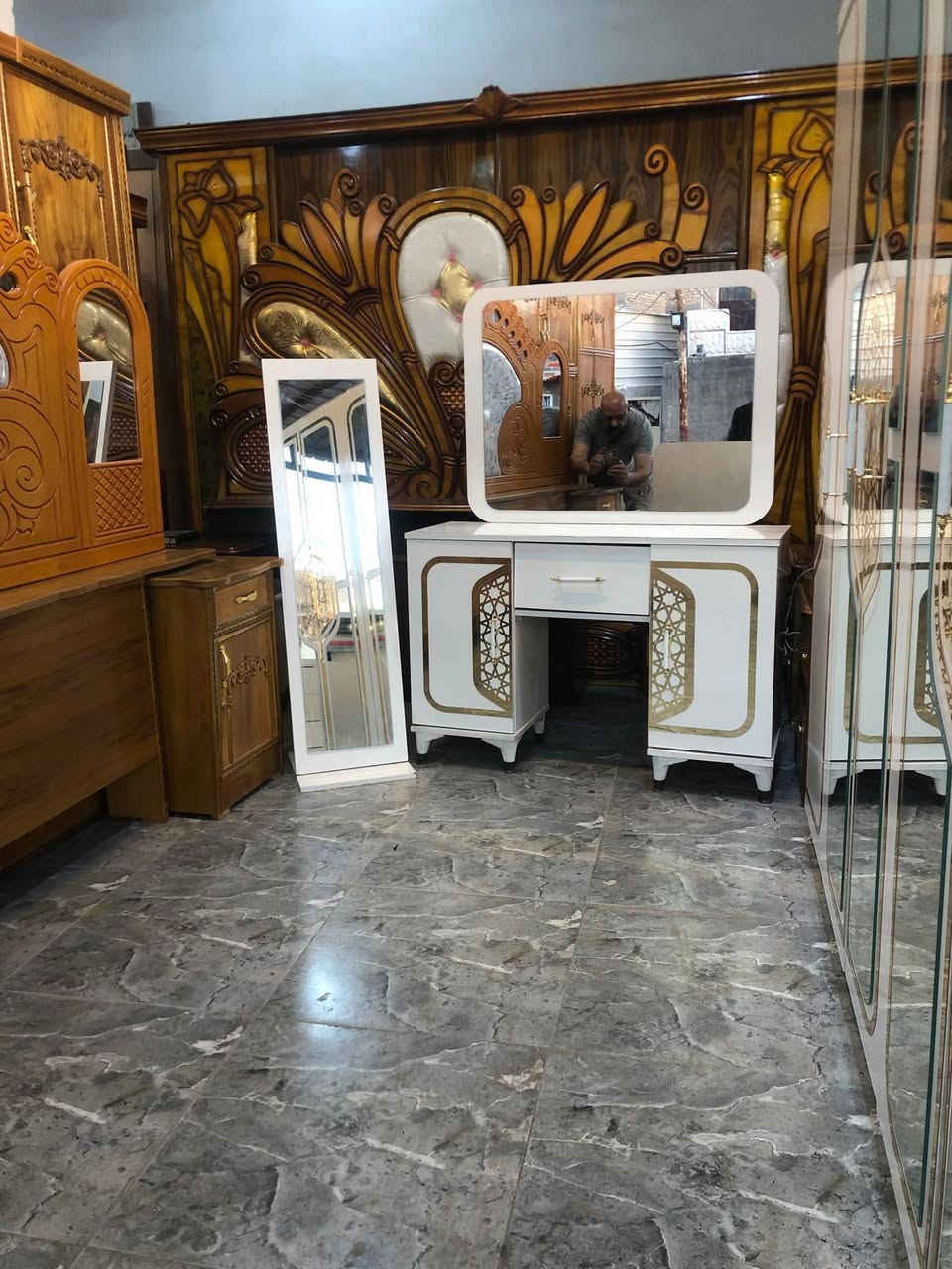 غرفه تركيه نظام بيبان مكونه من ٦ ابواب 
السعر ٧٠٠ قفل ٦٥٠ يوجد توصيل داخل بغداد


**إذا كنت صاحب هذا الإعلان وتريد حذفه لأي سبب، رجاءا أرسل رسالة إلى الدعم الفني**