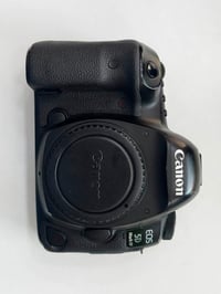كاميرا كانون • كانون 5D Mark IV • 5D Mark IV • كاميرا احترافية • كامير...