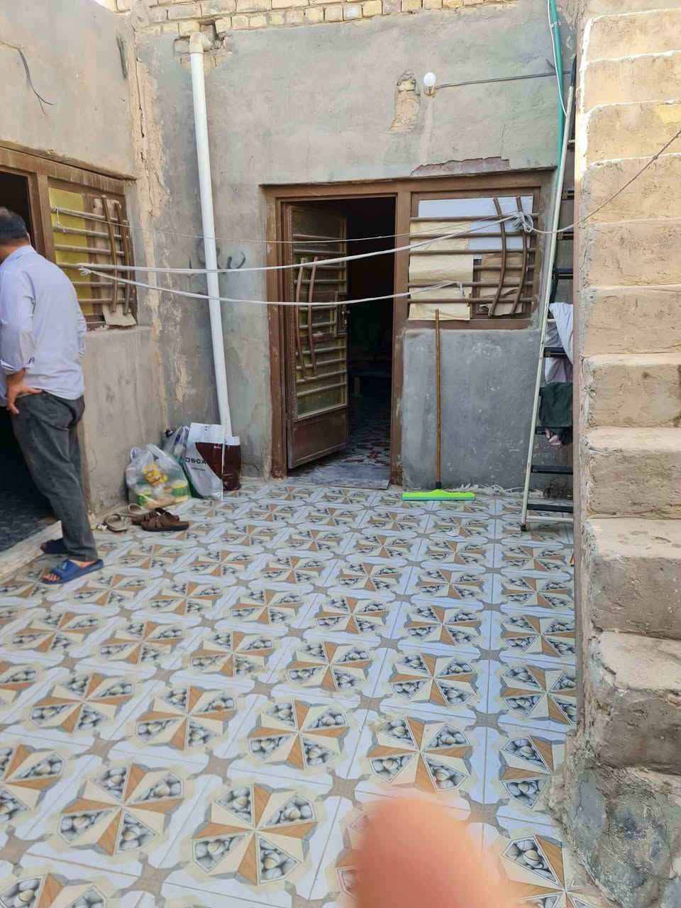 بيت للايجار مكانه حي الوحده خلف مركز العسكوري ايجاره ٢٢٥
رقم صاحب البيت ***********
