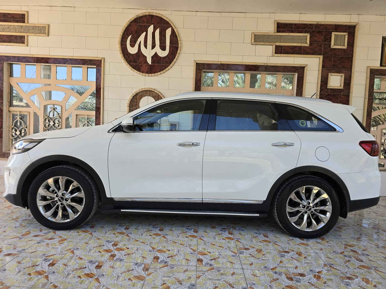 سورنتو موديل 2018 خليجي محرك 6 سلندر فول عدا البنوراما مكفوله كفاله عامه من الصبغ والتبديل والبارد حتى الدعاميات مكفوله ماشيه 57 الف حقيقي مكينه كير حداديه جديد شركه رقم بغداد سنوية بأسمي نافذة لغاية 2029  المكان بابل قضاء القاسم السعر الاتصال على الرقم ***********
