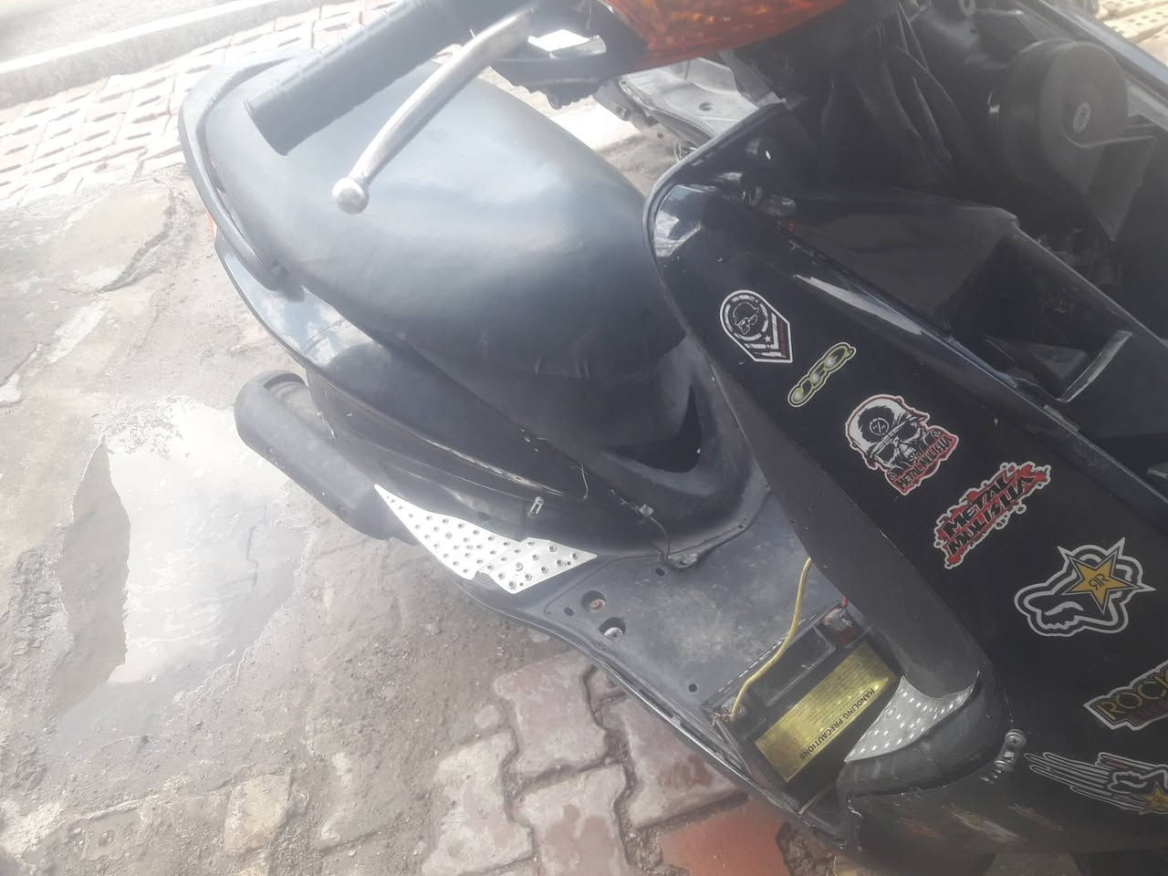 السلام عليكم دراجه سكنس نثيه ١٤٠ الدراجه يرادلها ولفات كهربائيات شغاله سلف هندر  مجامع جدد باتري جديد كابريتر جديد وفاكيوم جديد الدراجه نضيفه نقصها بس الضوه الامامي  سعرها 300وبيها مجال موجود مازنجر


**إذا كنت صاحب هذا الإعلان وتريد حذفه لأي سبب، رجاءا أرسل رسالة إلى الدعم الفني**