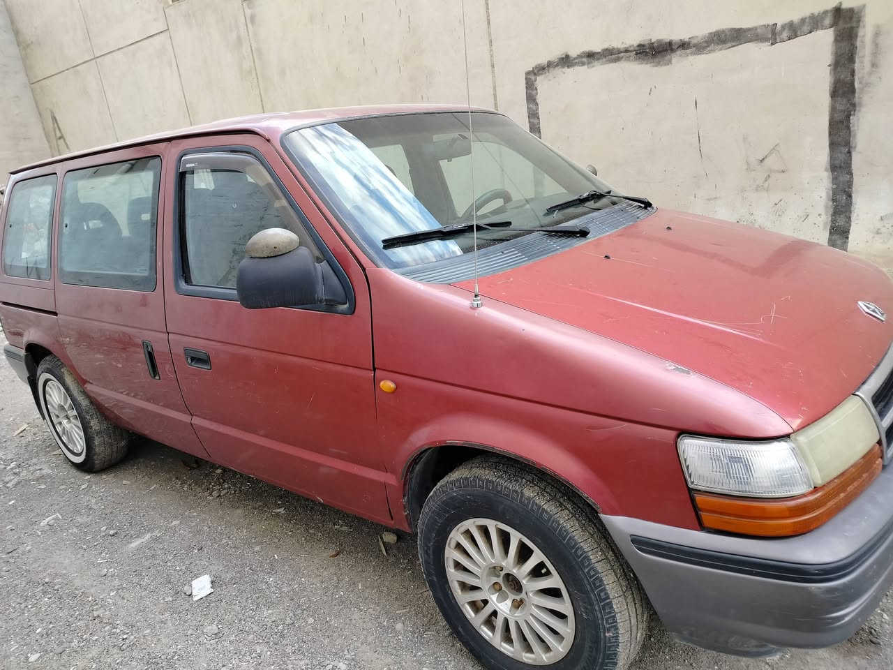 كلايزر دوج 1995 
6 سلندر 
كيرها مرات ينمر مرات لا٫٫',,, شغله بسيطه بالمنظم
سعرها 43 قابل للتفاوض بشي بسيط
للتواصل ***********
